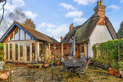 4 bedroom cottage for sale, Mill Lane, Romsey