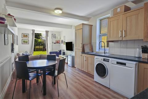 2 bedroom flat for sale, London N4