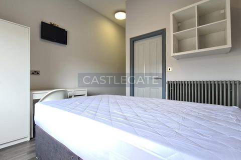 1 bedroom in a flat share to rent, Merchants Hall, St George Square, Huddersfield, HD1 1JF