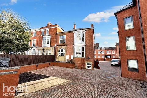 2 bedroom terraced house for sale, Derngate, Northampton