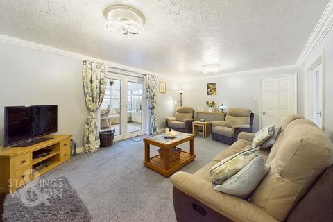 3 bedroom chalet for sale, Church Farm Close, Horham - IP21 5EW