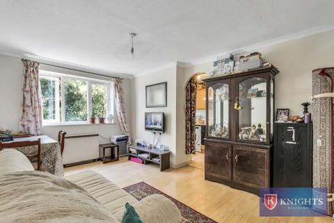 1 bedroom flat for sale, Wigston Close, London, N18