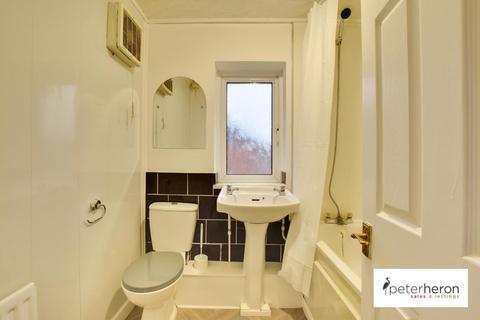 2 bedroom semi-detached house to rent, Clovelly Road, Hylton Castle, Sunderland