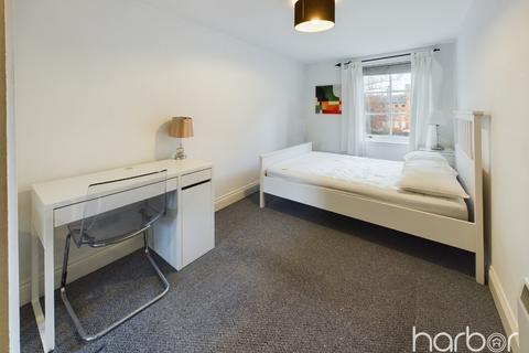 2/2, 30 St. Andrews Square, Glasgow, G1 5PQ
