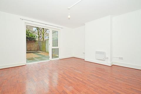 3 bedroom flat to rent, New North Road, London, N1