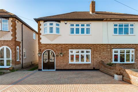 33 Ayr Way, Romford, RM1 4UH