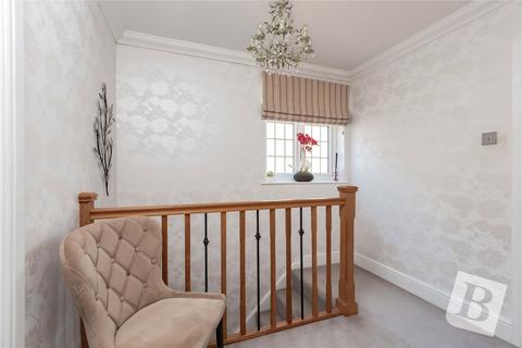 33 Ayr Way, Romford, RM1 4UH