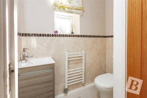 33 Ayr Way, Romford, RM1 4UH