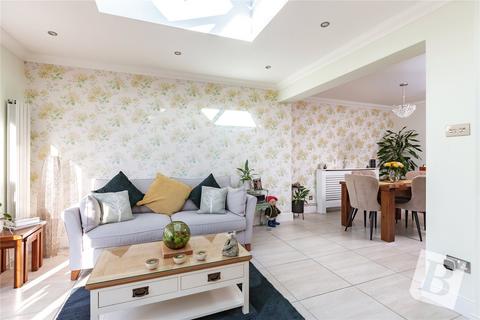 33 Ayr Way, Romford, RM1 4UH