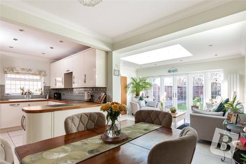 33 Ayr Way, Romford, RM1 4UH