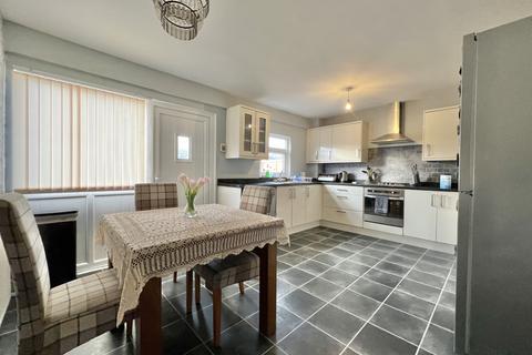 3 bedroom end of terrace house for sale, Bromley Close, Bispham FY2