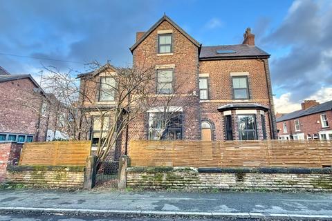 5 bedroom end of terrace house for sale, Eversley Road, Didsbury Village