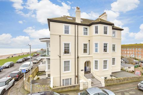 3 bedroom flat for sale, Marine Parade, Hythe, Kent