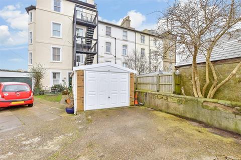 3 bedroom flat for sale, Marine Parade, Hythe, Kent