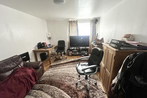 1 bedroom flat for sale, Gurney Close, Essex IG11