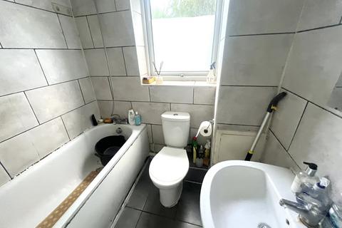 1 bedroom flat for sale, Gurney Close, Essex IG11