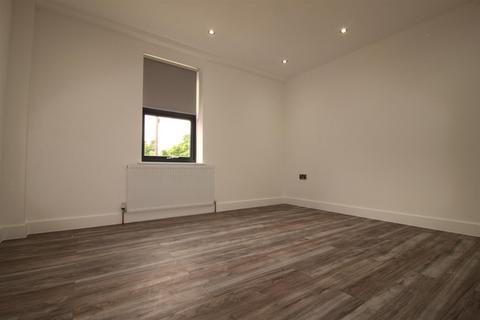 2 bedroom apartment to rent, Murchison Road, London E10