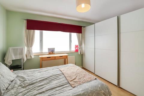36 Summit Close, Edgware, HA8 6EJ