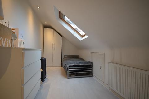 36 Summit Close, Edgware, HA8 6EJ