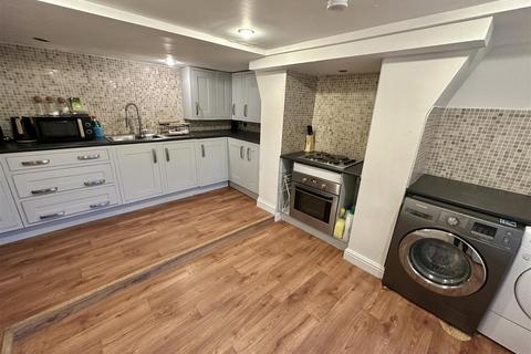 2 bedroom terraced house for sale, George Street, Liversedge