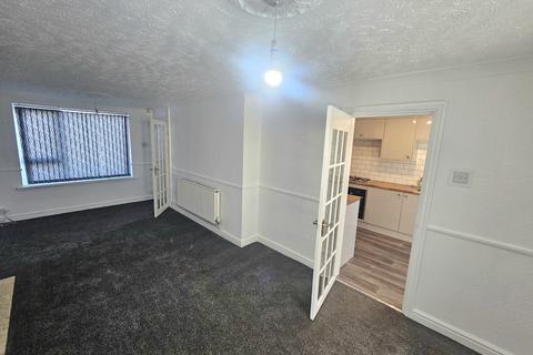 3 bedroom terraced house to rent, Farnborough Road, Nottingham, Nottinghamshire, NG11