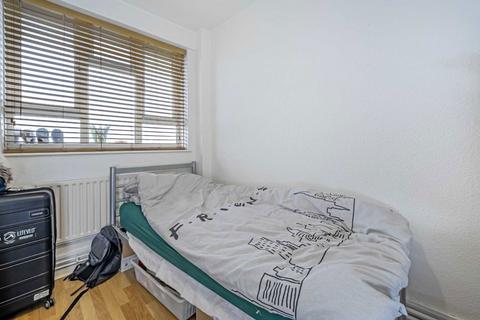 4 bedroom flat to rent, Kingston Hill, Kingston Upon Thames KT2