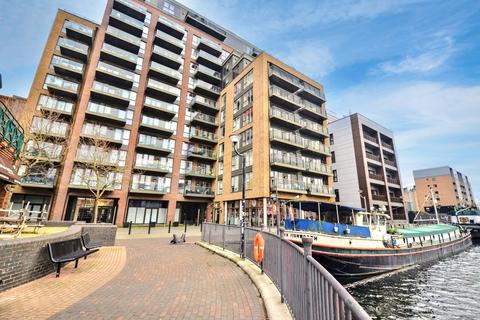2 bedroom apartment for sale, at Waterford Court, 7 Turnberry Quay, London E14