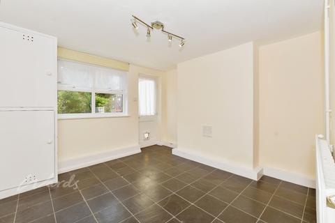 3 bedroom terraced house to rent, Norman Road Tunbridge Wells TN1