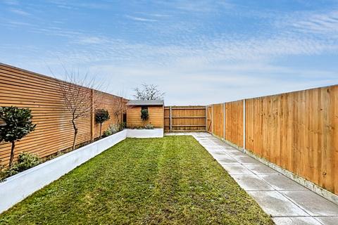 57 Bloomfields, Rainham, Gillingham, ME8 7BZ
