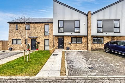 57 Bloomfields, Rainham, Gillingham, ME8 7BZ