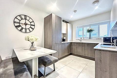 57 Bloomfields, Rainham, Gillingham, ME8 7BZ