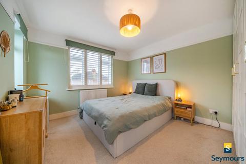 25 South Road, Guildford, GU2 9NY