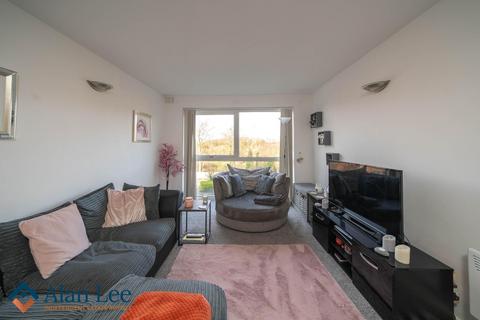 1 bedroom flat for sale, Stuart Court, Macclesfield, SK10 3AZ