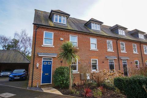 3 bedroom townhouse for sale, The Sadlers, Westhampnett