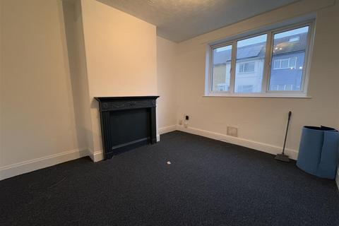 2 bedroom terraced house to rent, St Marys Grove, Wilts SN2