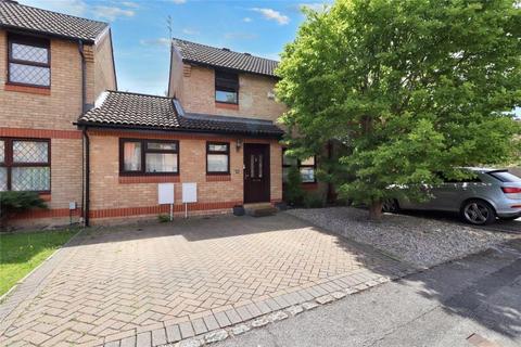 4 bedroom link detached house to rent, 48 Merrivale Gardens, Woking GU21