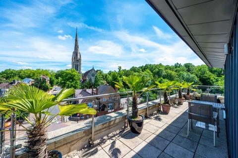 2 bedroom penthouse to rent, Alton Road, Roehampton, London, SW15