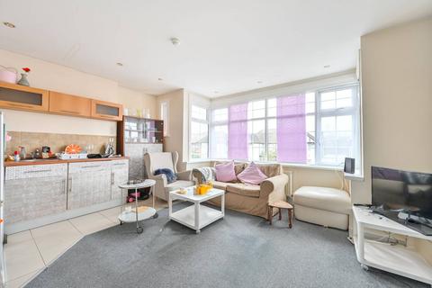 3 bedroom flat to rent, Chatsworth Road, Mapesbury Estate, London, NW2