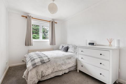 7 Rectory Close, London, SW20 9DQ