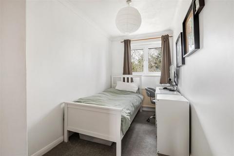 7 Rectory Close, London, SW20 9DQ