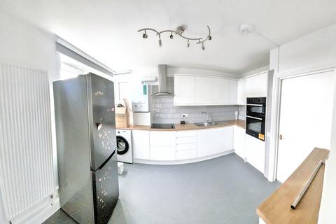 3 bedroom flat to rent, Adelaide Road, London NW3