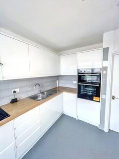 3 bedroom flat to rent, Adelaide Road, London NW3