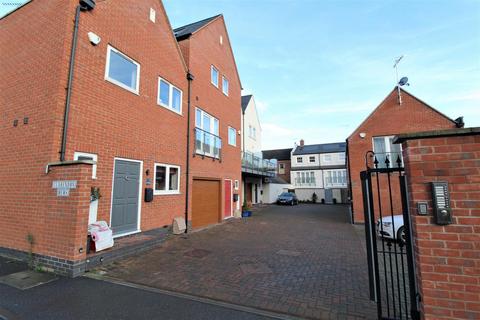 3 bedroom townhouse for sale, Alveston Place, Leamington Spa