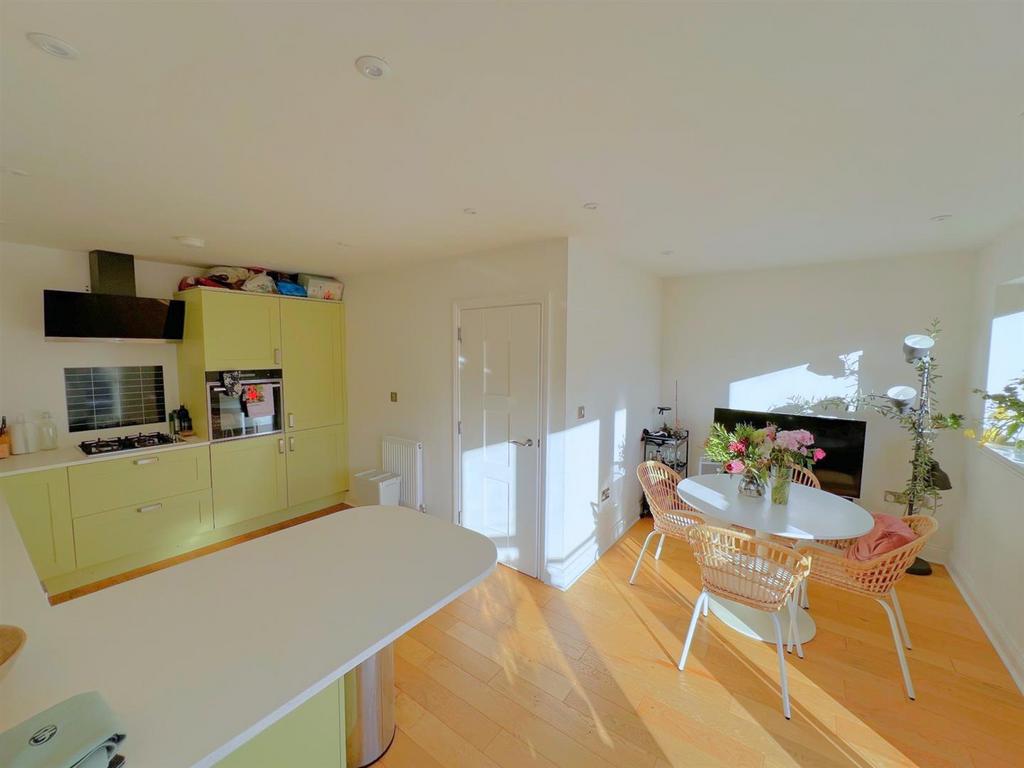 Kitchen dining 2.jpg