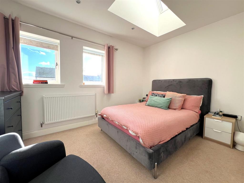 Bed 1.jpg