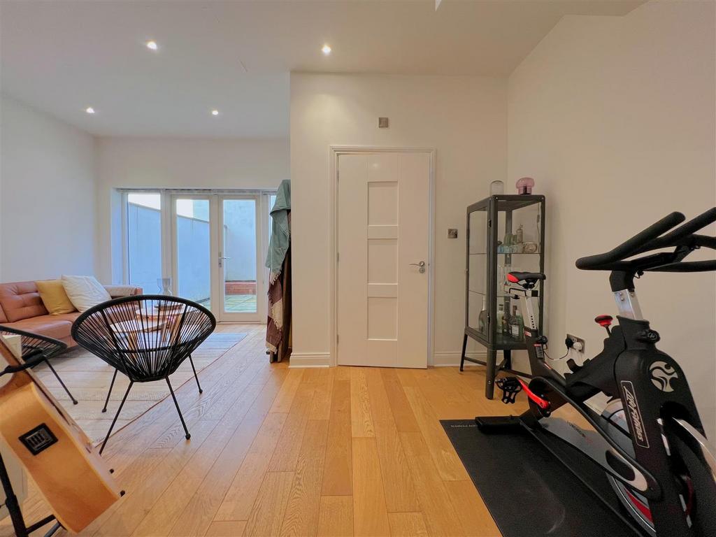 Living room 1.jpg