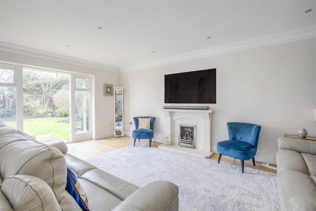 2 Hollybrook Way, HP13 7 GW-13.jpg