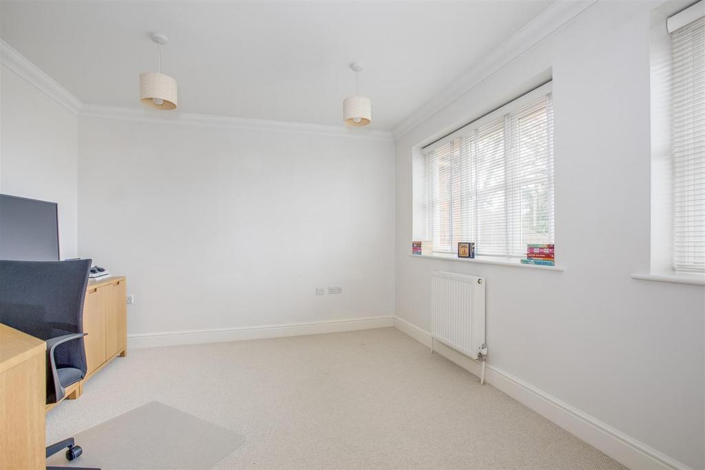 2 Hollybrook Way, HP13 7 GW-9.jpg