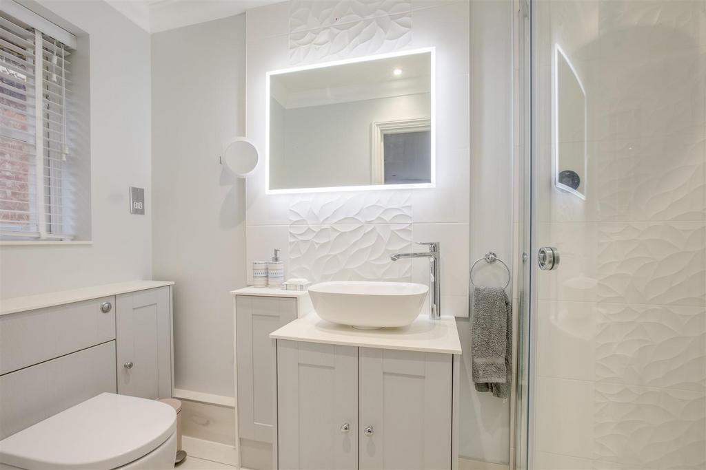 2 Hollybrook Way, HP13 7 GW-6.jpg