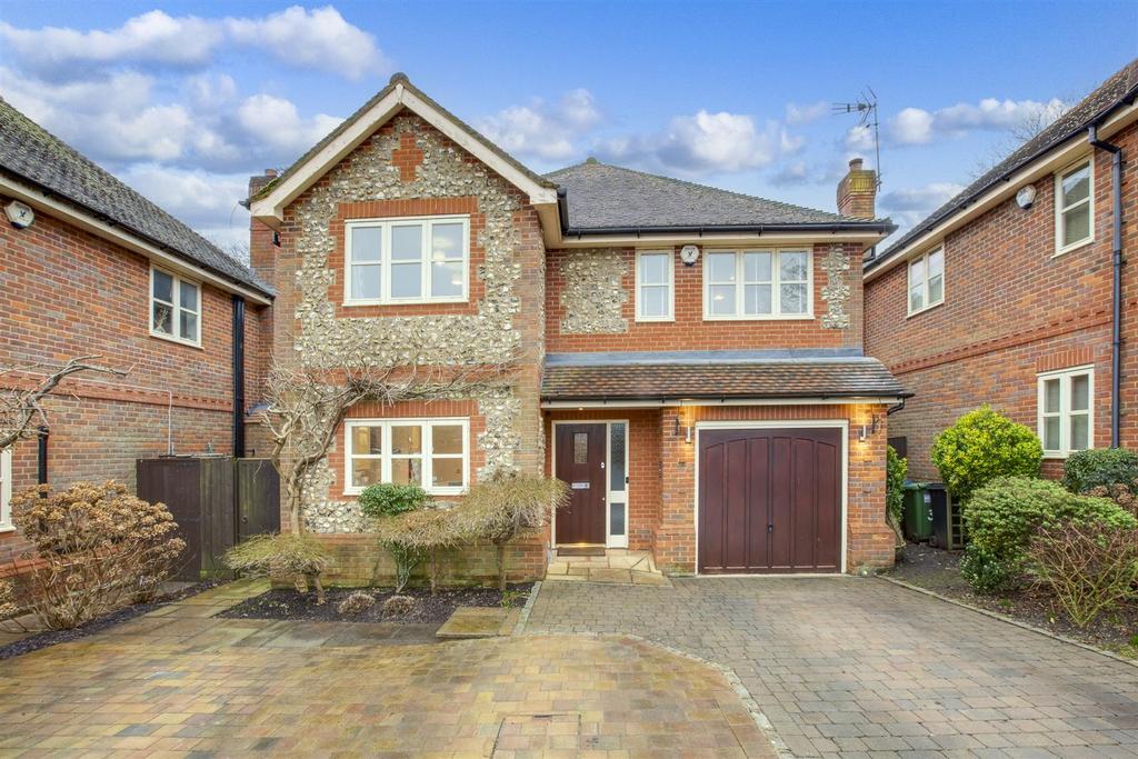 2 Hollybrook Way, HP13 7 GW-16.jpg